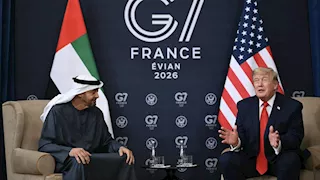 هل يستطيع أحد أن يسمع صوتك؟.. ترامب ممازحًا الرئيس الإماراتي خلال قمة فرنسا