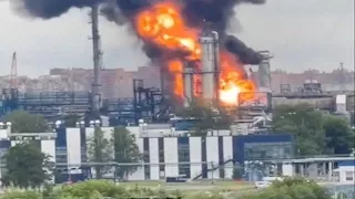 هجوم كبير بالطائرات المسيرة.. أوكرانيا تستهدف مصفاة نفط في موسكو 