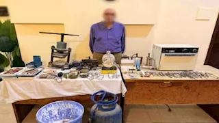 ضبط فني أسنان بالقاهرة لإدارته عيادة بدون ترخيص وانتحال صفة طبيب