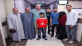 الخطيب يطمئن على تطورات الحالة الصحية لمشجع الأهلي