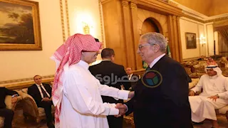 بينهم "الأزهري" وعمرو موسى.. وزراء وشخصيات عامة في عزاء والد السفير السعودي (صور)
