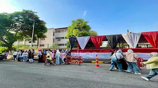 صور.. إجراءات مشددة مع بدء دخول طلاب الثانوية العامة إلى اللجان