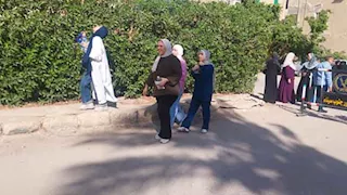 العصا الإلكترونية في مواجهة المحمول.. هكذا بدأت أولى امتحانات الثانوية العامة بجنوب سيناء