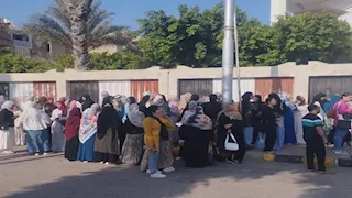  شاهد الساعات الأولى لقطار امتحانات الثانوية العامة في  المنيا- فيديو وصور