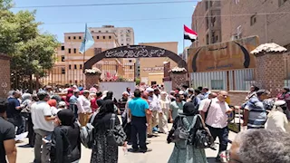 "البداية فتحت نفسنا".. سهولة الدينية والوطنية تُطمئن طلاب الثانوية العامة بأسيوط -صور