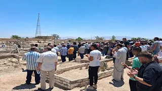 رفض سرقة متعلقاته فقتلوه.. تشييع جنازة "صلاح الألفي" ضحية لصوص  أنجولا -فيديووصور