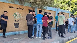 امتحانات الثانوية العامة.. هدوء وانتظام بـ لجان أسيوط مع بدء أول أيام الاختبارات- فيديو وصور