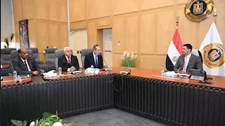 وزير الصناعة يبحث مع غرفة صناعة الأخشاب خطط تعزيز الصادرات