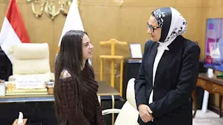 محافظ الوادي الجديد تشيد بمشاركة طالبة مصرية في برنامج تبادل دولي  