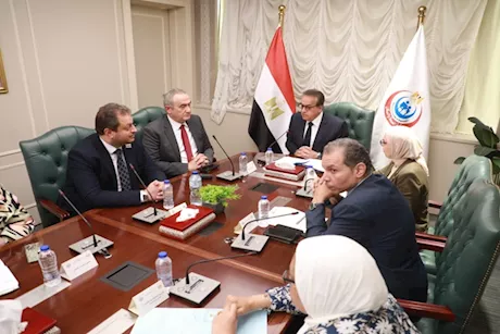 وزارة الصحة تتابع إنشاء فرع لمركز باراكير للعيون بالقاهرة