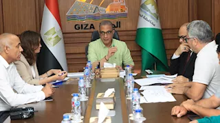التصالح والنظافة وتوصيل الغاز.. توجيهات من محافظ الجيزة لتحسين الخدمات بالطالبية