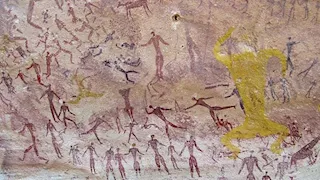 أرواح أم سباحون؟.. لغز الرسوم الصخرية في الصحراء الغربية بالوادي الجديد (صور)