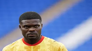 قضية اغتصاب.. لاعب إنجلترا يرفض مصافحة توماس بارتي