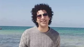 بعد خضوعه لجراحة.. شقيق إسلام عاكف يطمئن الجمهور على حالته الصحية