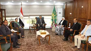 محافظ القليوبية يبحث زيادة حضانات الأطفال وأسرة العناية المركز بالمستشفيات