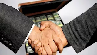 ما حكم توكيل المشتري بالشراء في البيع بالتقسيط؟.. الإفتاء تجيب 