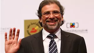 "اتخفف جامد".. خالد يوسف يكشف سبب المشاهد الجريئة في فيلم الريس عمر حرب- فيديو