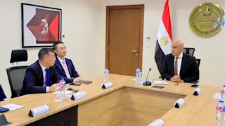 وزير التعليم يبحث مع هواوي تطوير البنية التكنولوجية للمدارس 