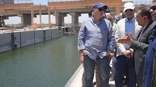 بالصورـ وزير الري ومحافظ أسيوط يتفقدان قناطر أسيوط الجديدة ومحطتها الكهرومائية 