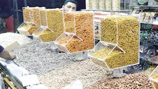 بعد ضبطها في التسالي.. ما قصة مادة "التارترازين" المثيرة للجدل؟