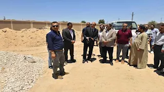 محافظ أسيوط يتفقد مشروع مركز إيواء الكلاب الضالة بطريق بني غالب -صور