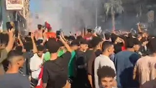 "الشماريخ والكلاكسات".. أفراح عارمة في شبين الكوم بعد تأهل مصر لدور الـ32 بكأس العالم (صور)