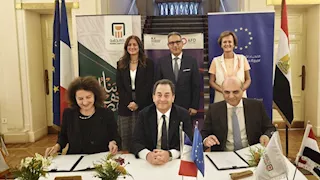 البنك الأهلي يوقع اتفاقيتين بـ 50 مليون يورو مع الوكالة الفرنسية للتنمية لتمويل الزراعة   