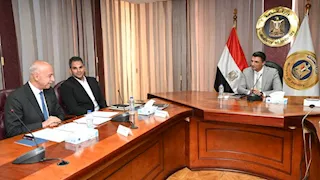 وزير الصناعة يبحث مع شركة أونا إلكتريك تعميق وتطوير التصنيع المحلي