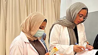 قافلة طبية لجامعة الإسكندرية تفحص 467 مريضًا في أبيس- صور