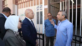 صور.. تفتيش مشدد لمنع الغش في امتحانات الثانوية العامة بالقاهرة