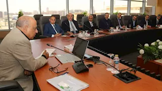 باستثمارات 200 مليار جنيه.. الكهرباء تبحث التوسع في مشروعات الطاقة المتجددة