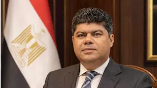 منال عوض تدفع بكوادر جديدة.. صابر عثمان مساعدًا للوزيرة للاستدامة