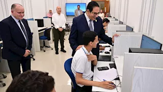 رئيس جامعة القاهرة يتابع سير امتحانات نهاية الفصل الثاني بالجامعة الأهلية والفرع الدولي