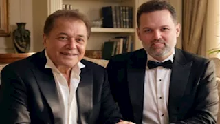 بكلمات مؤثرة.. محمد محمود عبدالعزيز يحيي ذكرى ميلاد والده الراحل