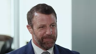 وزير أمريكي: "غنيت ورقصت فرحًا بخروج إيران من كأس العالم 2026"
