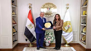 برامج دراسات عليا وتسهيلات غير مسبوقة للعاملين بالمحليات وأسرهم.. تفاصيل