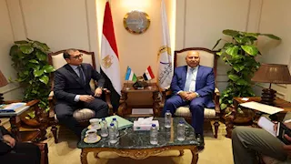 وزير النقل يبحث مع سفير أوزبكستان تعزيز التعاون وزيادة التبادل التجاري