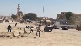 أصابوا مدير الإشغالات وحطموا سيارة الإزالة.. ضبط مرتكبي واقعة أم زغيو في الإسكندرية- صور