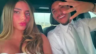 أول صورة لعمر مرموش مع زوجته قبل حفل الزفاف في إيطاليا