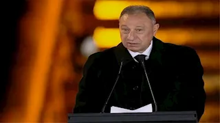 "بيصلي علي كرسي".. كيف ظهر الخطيب في حفل الراعي الجديد للدوري (صور)