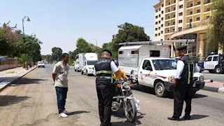 بالصور.. سحب رخص ومصادرة 34 دراجة نارية وتوك توك في أسوان 
