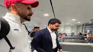 لمدة 7 ساعات.. احتجاز قائد منتخب العراق في مطار شيكاغو 