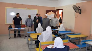 محافظ الأقصر يتفقد لجان امتحانات الإعدادية والثانوية الأزهرية –صور
