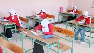 امتحانات الوادي الجديد.. المحافظ تتابع الدبلومات الفنية والتعليم يطمئن على الإعدادية، وسيارات مكيفة 