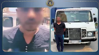 سائق ميكروباص يصطدم بسيارة ملاكي ويحاول التعدي على قائدها بالشرقية | فيديو 