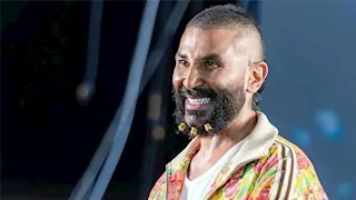 "الوفد" ينتقد إطلالة أحمد سعد..ويؤكد: "الحرية لا تنفصل عن المسؤولية" 