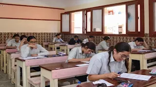انتهاء امتحان الدراسات الاجتماعية للشهادة الإعدادية بالقاهرة