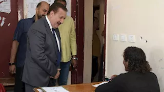 محافظ بورسعيد يتفقد لجان امتحانات الثانوية الأزهرية