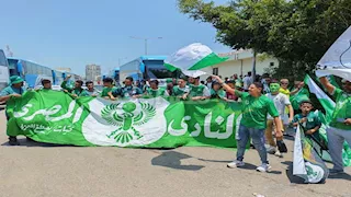 "يارب الكأس في بورسعيد".. جماهير المصري تزحف لمؤازرة الفريق في النهائي (فيديو وصور) 