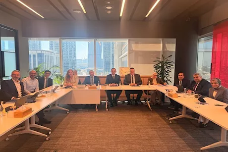وزارة الصحة تبحث مع PWC تنفيذ استراتيجية الصحة الرقمية بدبي
